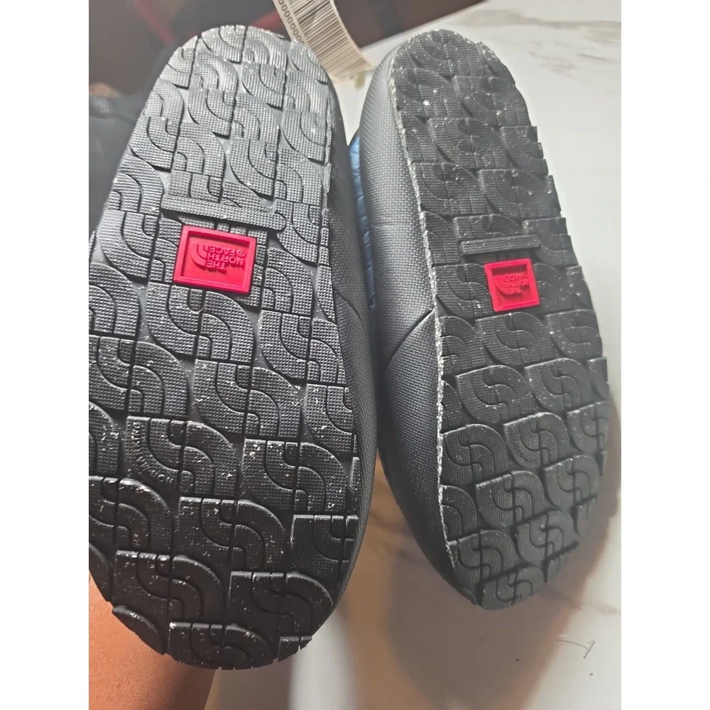 Size 7 The North Face Men's Pull-On Lined Snow Boots Blue/Black Logo